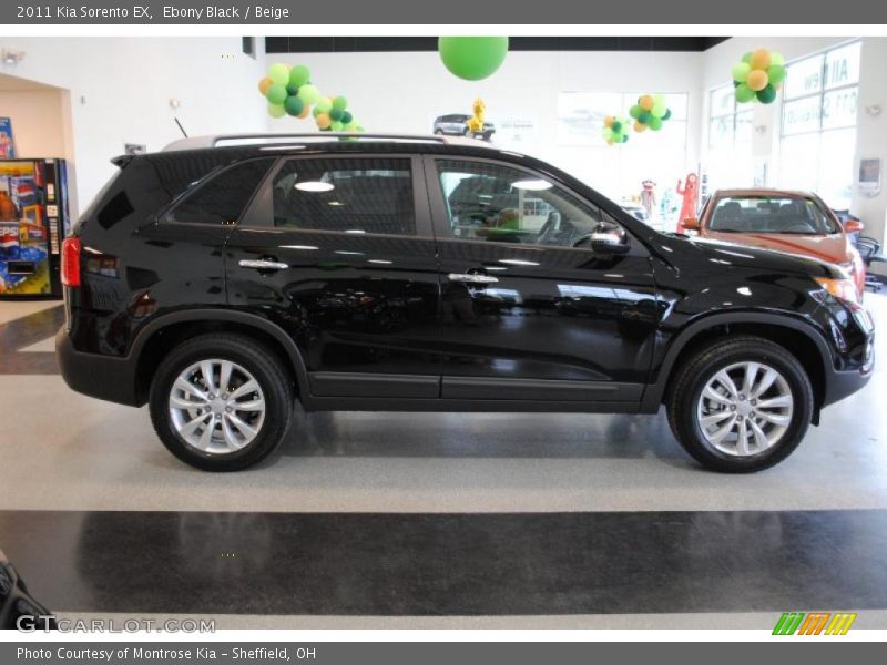 Ebony Black / Beige 2011 Kia Sorento EX