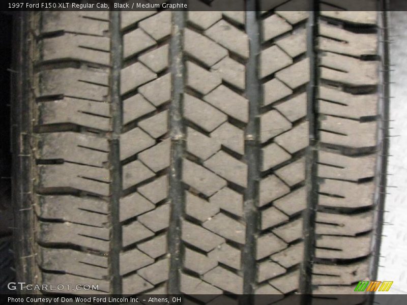 Black / Medium Graphite 1997 Ford F150 XLT Regular Cab