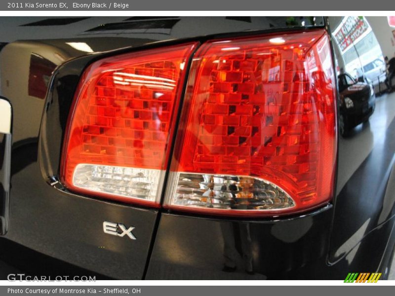 Ebony Black / Beige 2011 Kia Sorento EX