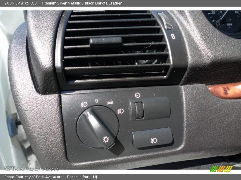 Titanium Silver Metallic / Black Dakota Leather 2006 BMW X5 3.0i