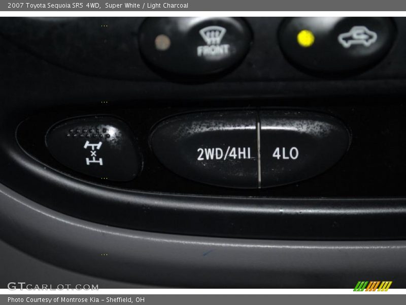 Super White / Light Charcoal 2007 Toyota Sequoia SR5 4WD