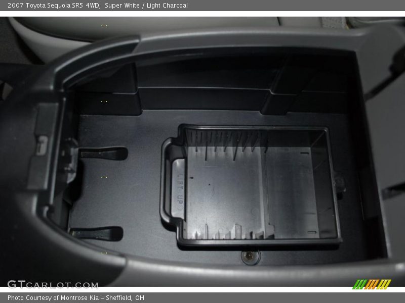 Super White / Light Charcoal 2007 Toyota Sequoia SR5 4WD
