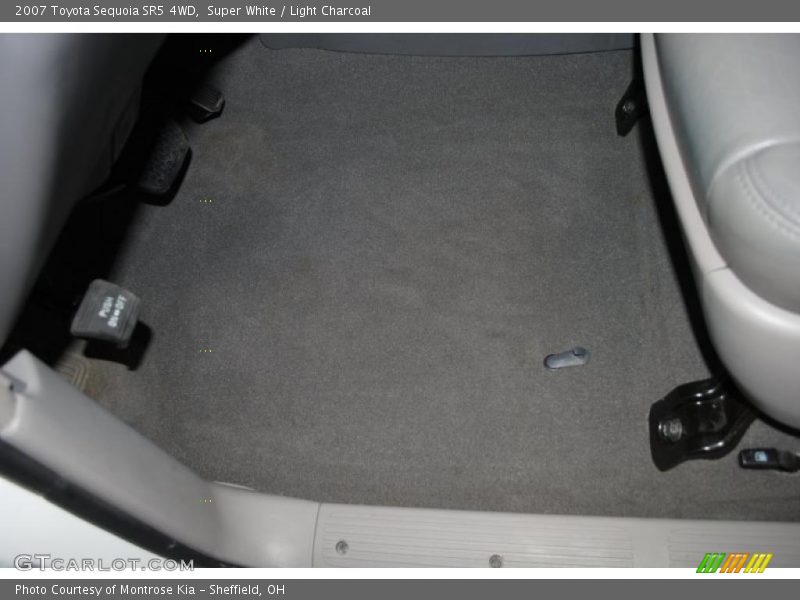 Super White / Light Charcoal 2007 Toyota Sequoia SR5 4WD