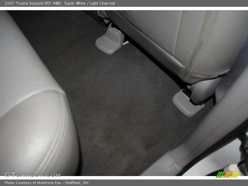 Super White / Light Charcoal 2007 Toyota Sequoia SR5 4WD