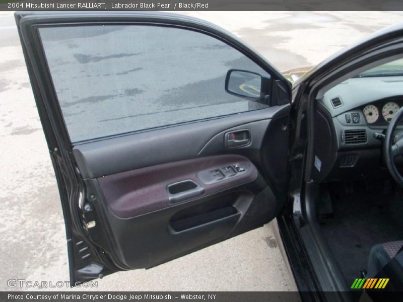 Labrador Black Pearl / Black/Red 2004 Mitsubishi Lancer RALLIART