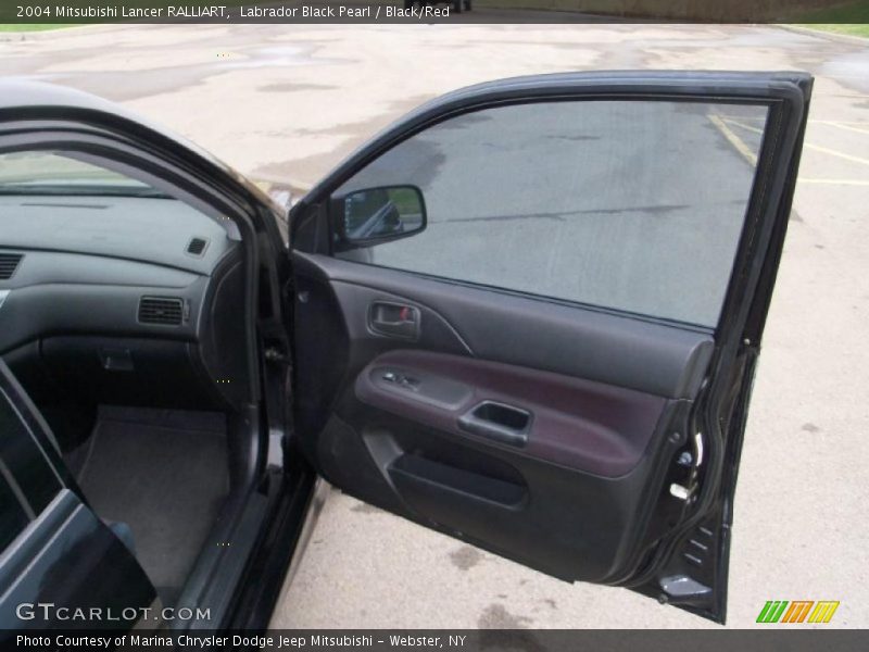 Labrador Black Pearl / Black/Red 2004 Mitsubishi Lancer RALLIART