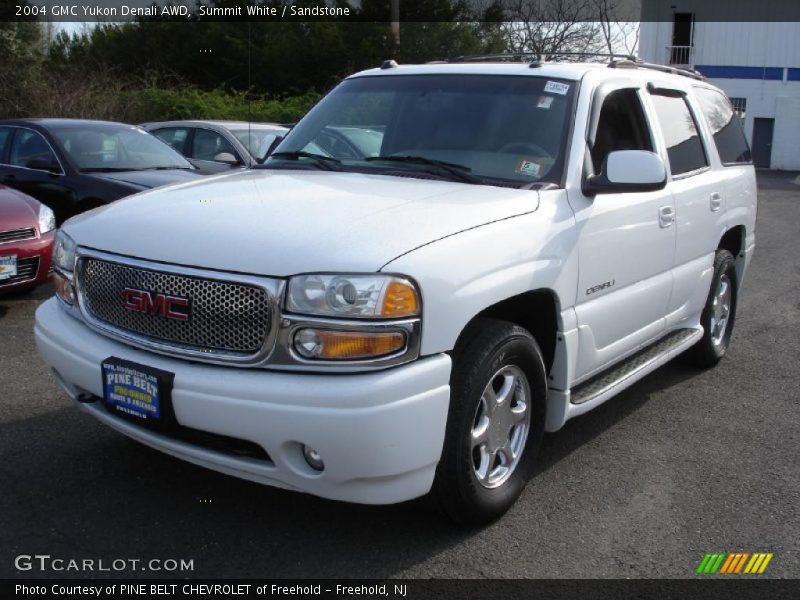 Summit White / Sandstone 2004 GMC Yukon Denali AWD