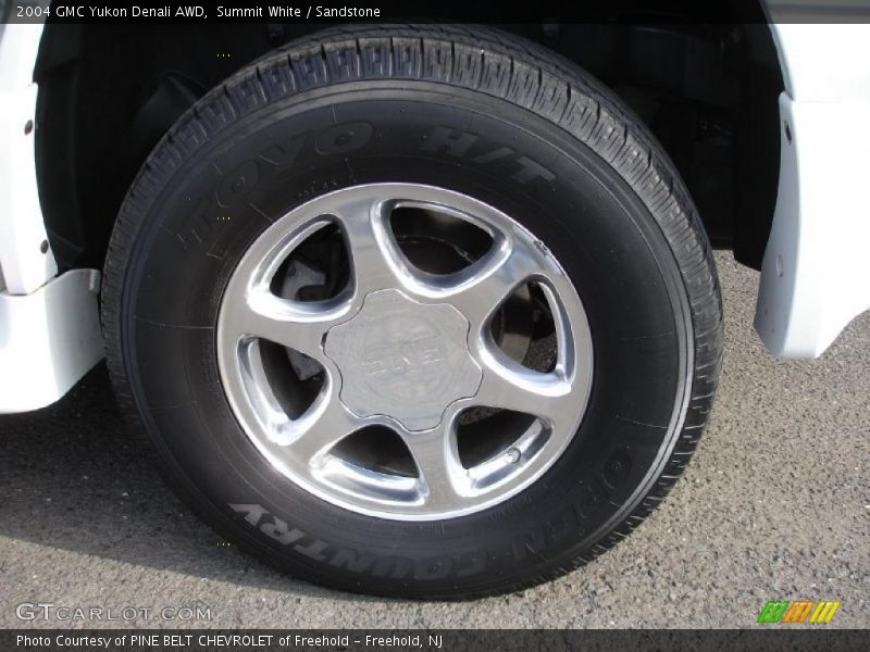 Summit White / Sandstone 2004 GMC Yukon Denali AWD