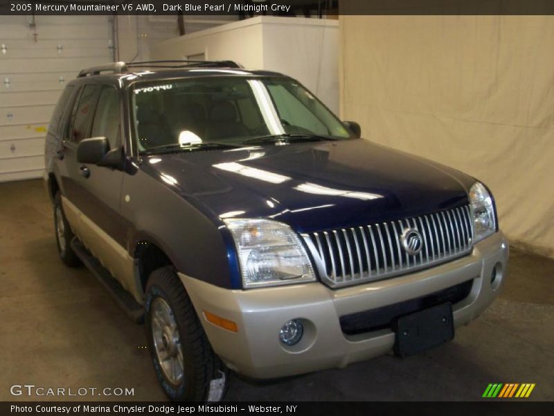 Dark Blue Pearl / Midnight Grey 2005 Mercury Mountaineer V6 AWD