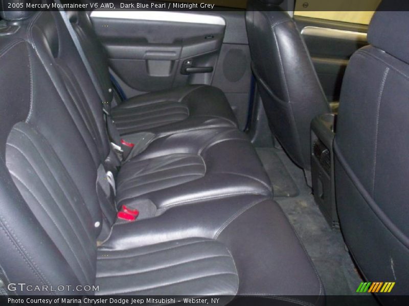 Dark Blue Pearl / Midnight Grey 2005 Mercury Mountaineer V6 AWD