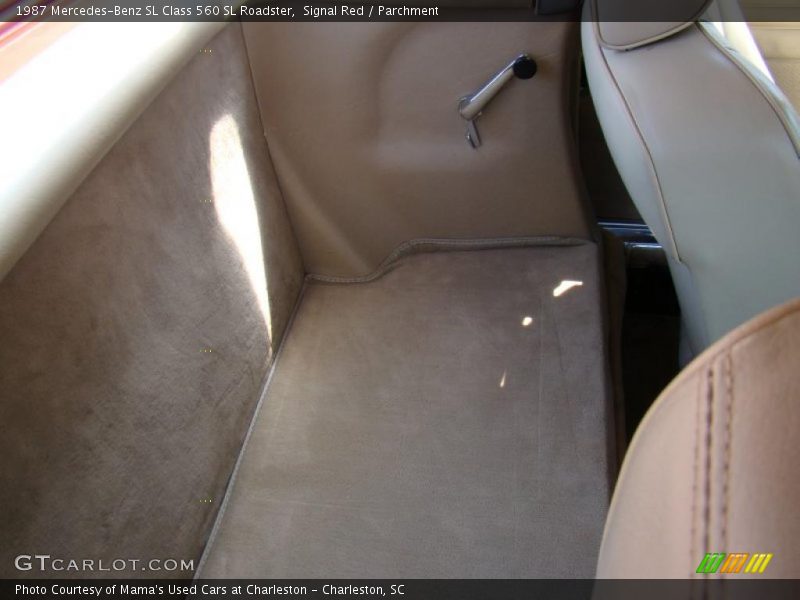 Signal Red / Parchment 1987 Mercedes-Benz SL Class 560 SL Roadster