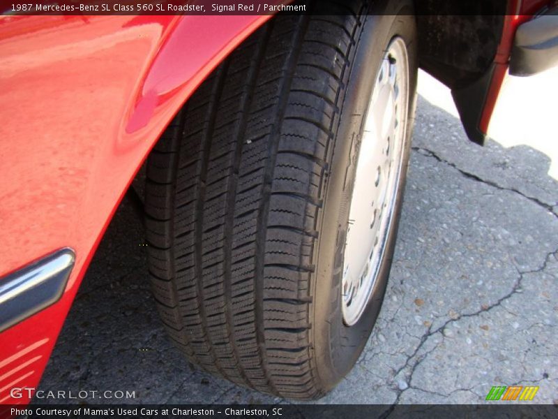 Signal Red / Parchment 1987 Mercedes-Benz SL Class 560 SL Roadster