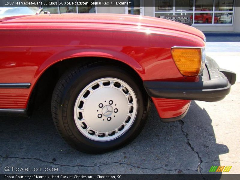 Signal Red / Parchment 1987 Mercedes-Benz SL Class 560 SL Roadster