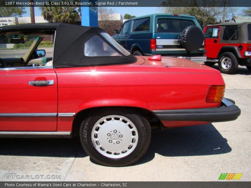 Signal Red / Parchment 1987 Mercedes-Benz SL Class 560 SL Roadster