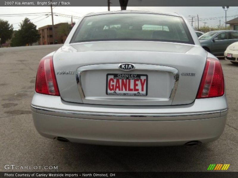 Bright Silver / Black 2007 Kia Amanti