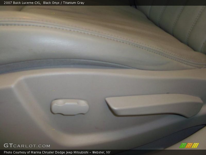 Black Onyx / Titanium Gray 2007 Buick Lucerne CXL