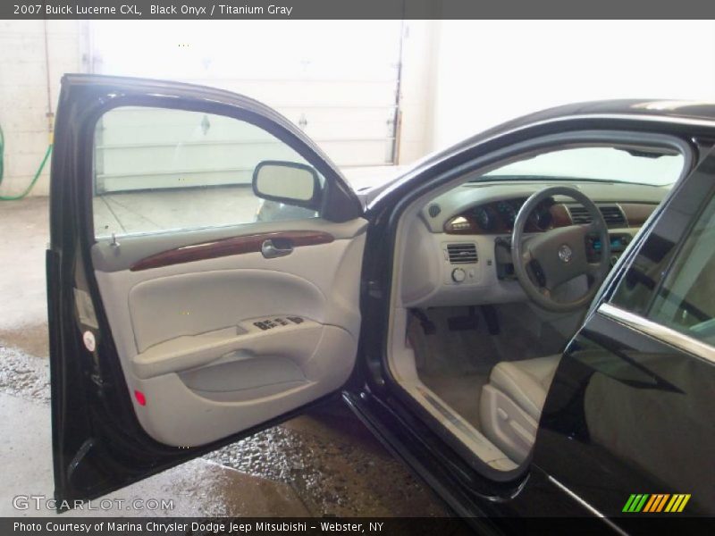 Black Onyx / Titanium Gray 2007 Buick Lucerne CXL