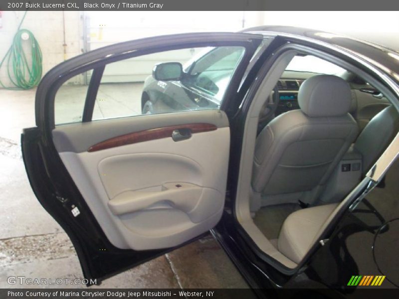 Black Onyx / Titanium Gray 2007 Buick Lucerne CXL