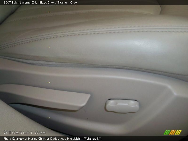 Black Onyx / Titanium Gray 2007 Buick Lucerne CXL