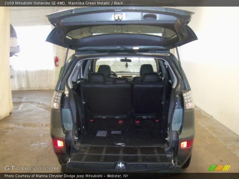 Manitoba Green Metallic / Black 2009 Mitsubishi Outlander SE 4WD