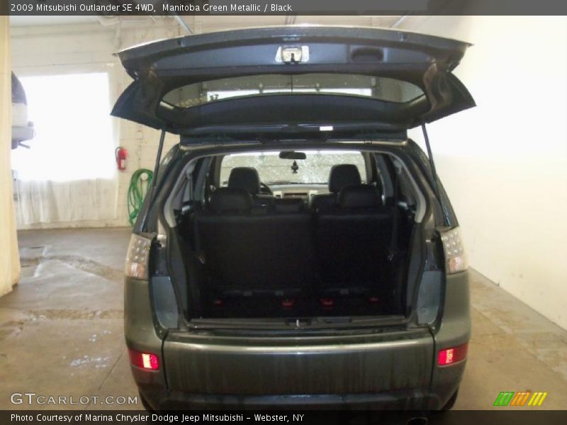Manitoba Green Metallic / Black 2009 Mitsubishi Outlander SE 4WD