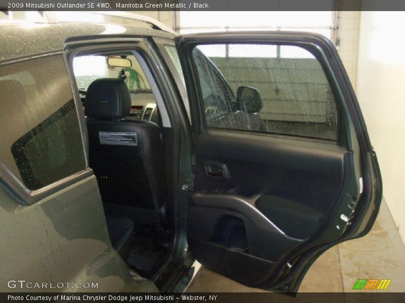Manitoba Green Metallic / Black 2009 Mitsubishi Outlander SE 4WD