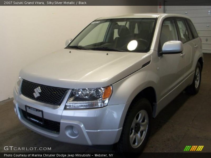 Silky Silver Metallic / Black 2007 Suzuki Grand Vitara