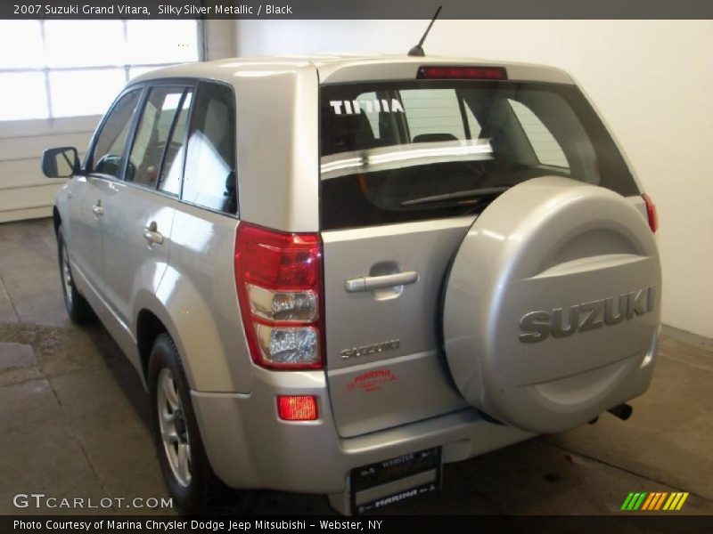 Silky Silver Metallic / Black 2007 Suzuki Grand Vitara