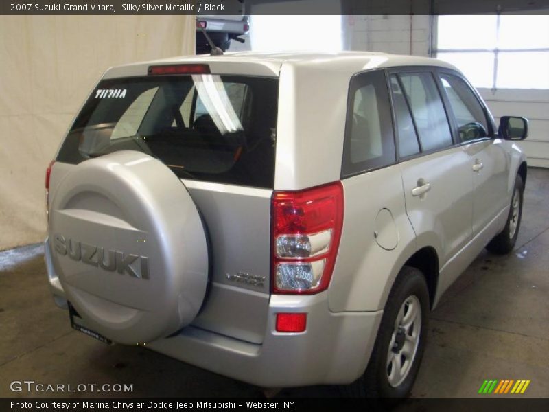 Silky Silver Metallic / Black 2007 Suzuki Grand Vitara