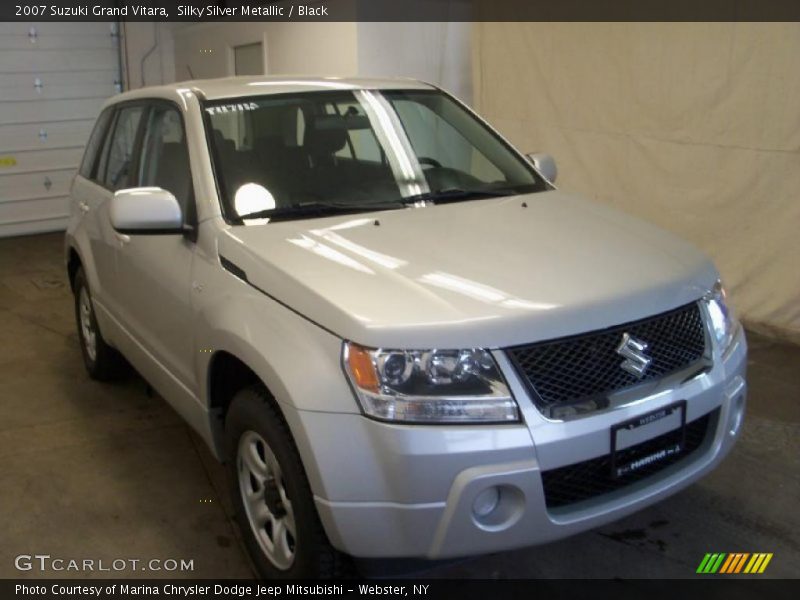 Silky Silver Metallic / Black 2007 Suzuki Grand Vitara