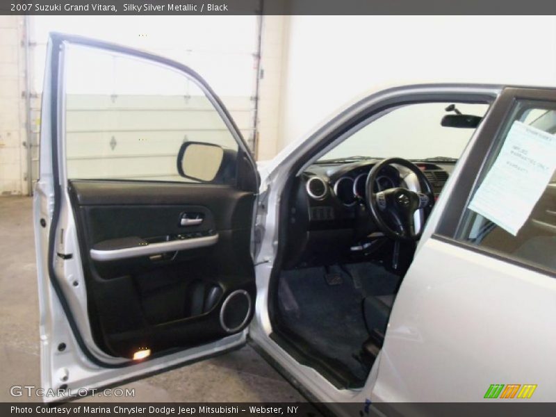 Silky Silver Metallic / Black 2007 Suzuki Grand Vitara