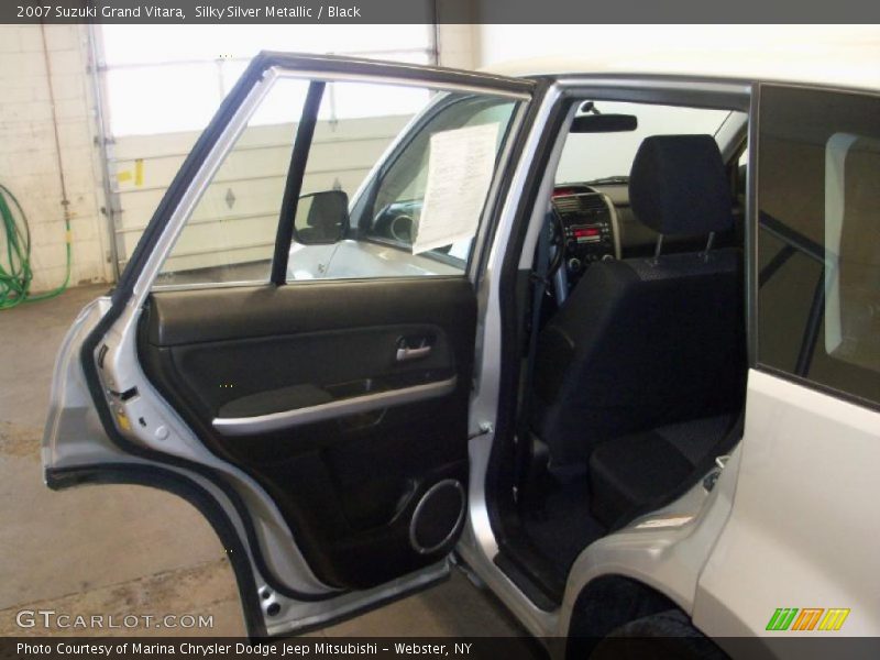 Silky Silver Metallic / Black 2007 Suzuki Grand Vitara