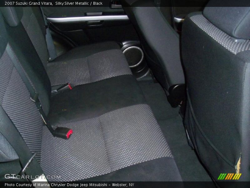 Silky Silver Metallic / Black 2007 Suzuki Grand Vitara