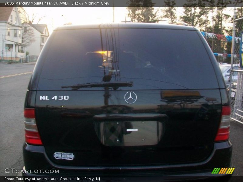Black / Midnight Grey 2005 Mercury Mountaineer V6 AWD