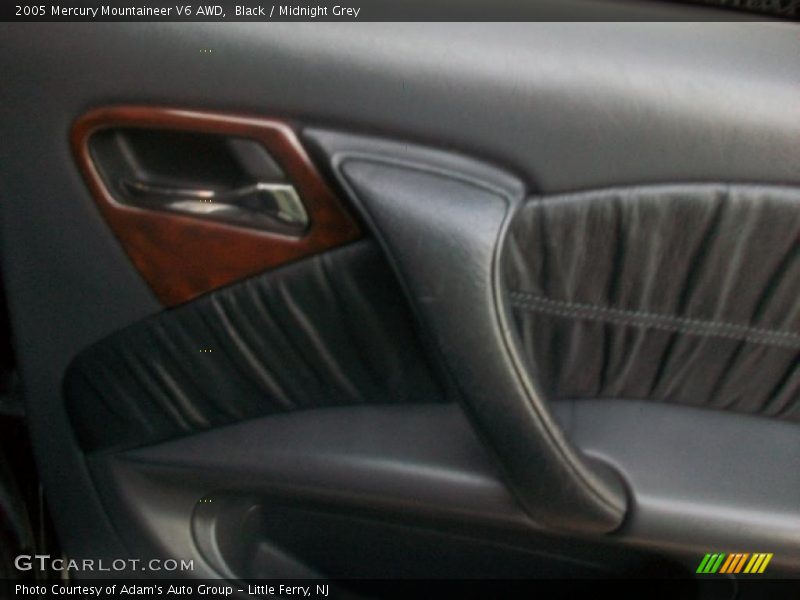 Black / Midnight Grey 2005 Mercury Mountaineer V6 AWD