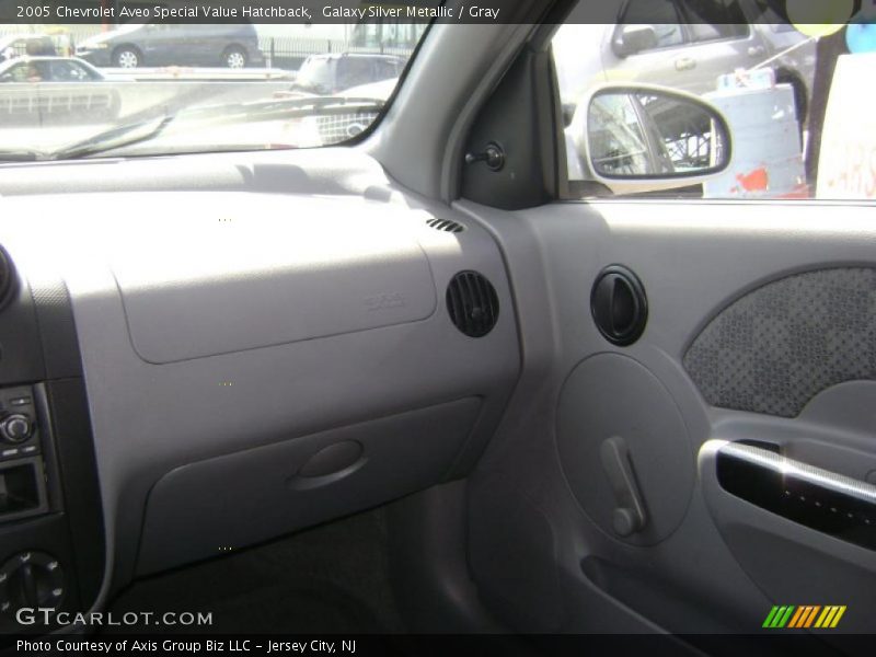 Galaxy Silver Metallic / Gray 2005 Chevrolet Aveo Special Value Hatchback