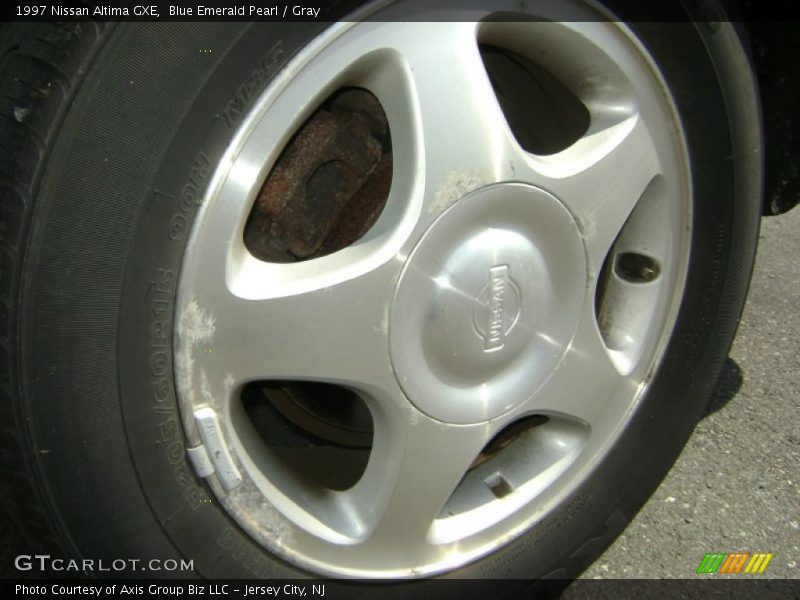Blue Emerald Pearl / Gray 1997 Nissan Altima GXE