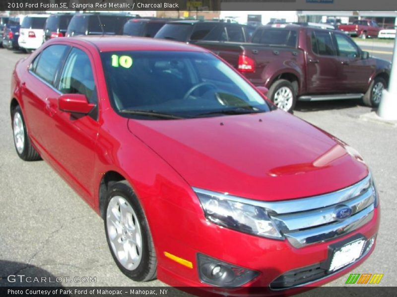 Sangria Red Metallic / Charcoal Black 2010 Ford Fusion SE