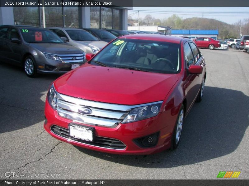 Sangria Red Metallic / Charcoal Black 2010 Ford Fusion SE
