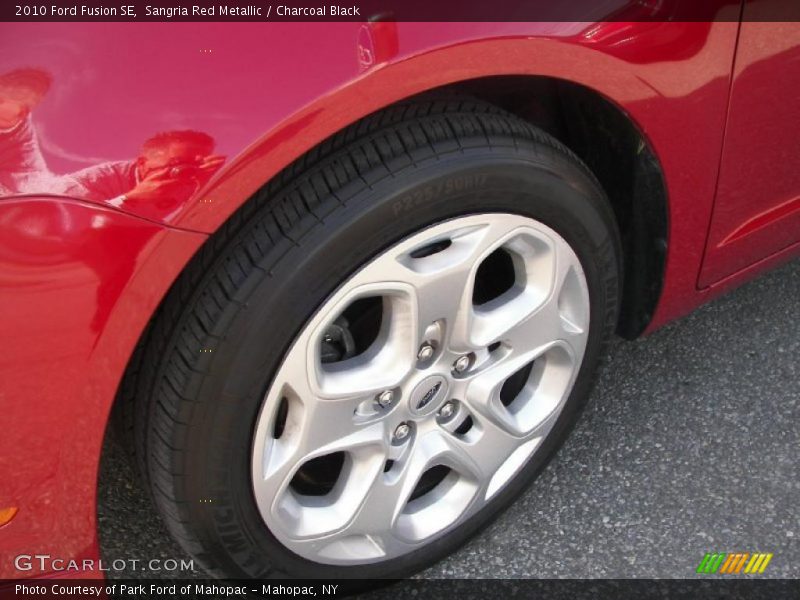 Sangria Red Metallic / Charcoal Black 2010 Ford Fusion SE