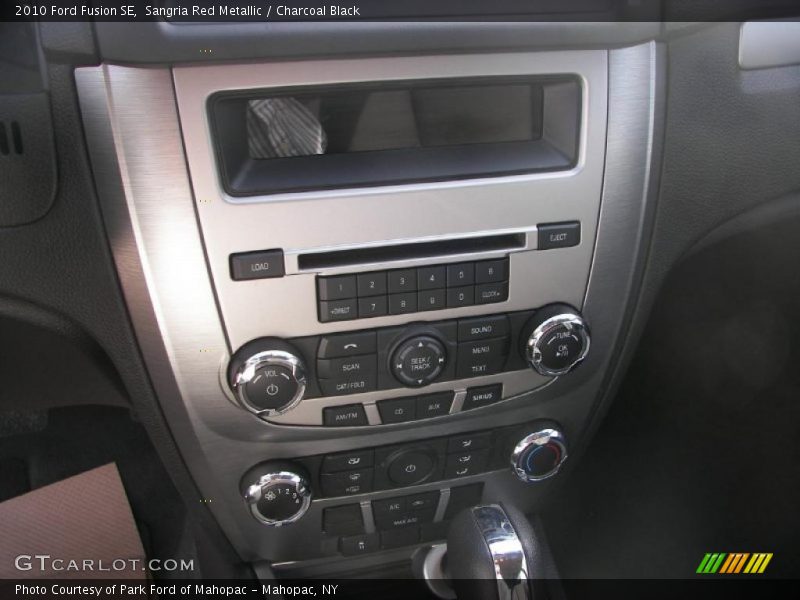 Sangria Red Metallic / Charcoal Black 2010 Ford Fusion SE