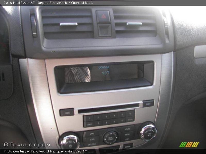 Sangria Red Metallic / Charcoal Black 2010 Ford Fusion SE