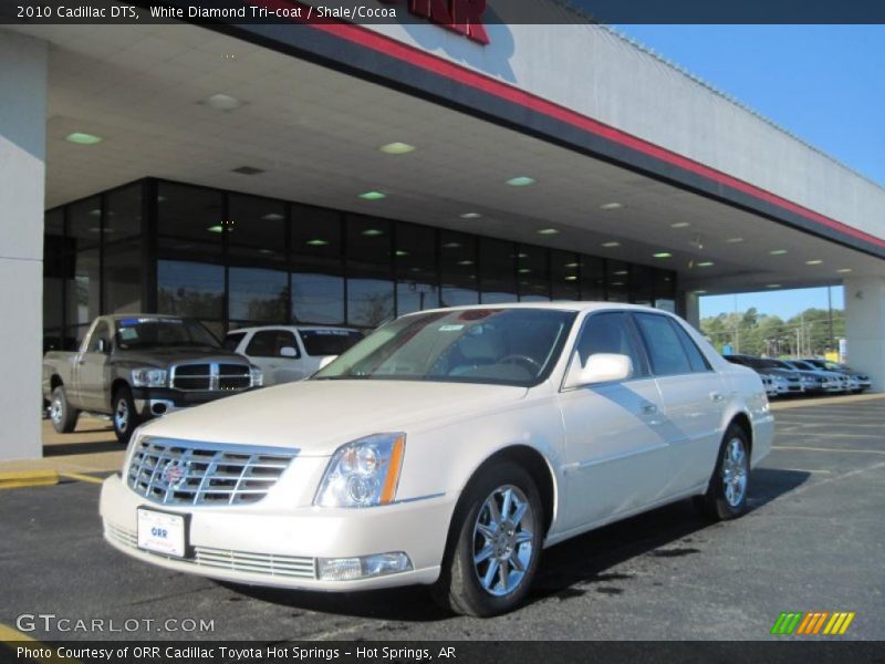 White Diamond Tri-coat / Shale/Cocoa 2010 Cadillac DTS