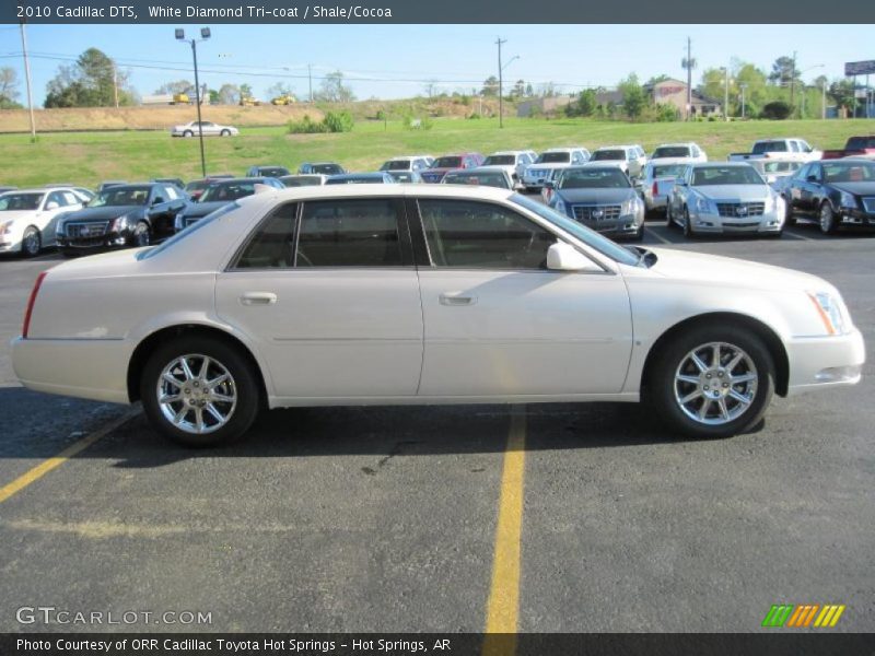 White Diamond Tri-coat / Shale/Cocoa 2010 Cadillac DTS