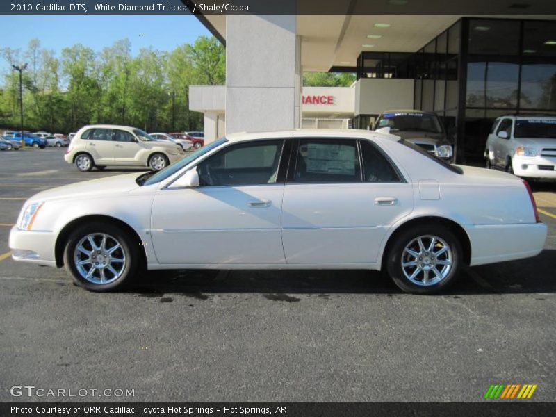 White Diamond Tri-coat / Shale/Cocoa 2010 Cadillac DTS