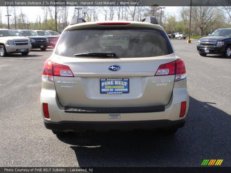 Harvest Gold Metallic / Warm Ivory 2010 Subaru Outback 2.5i Premium Wagon