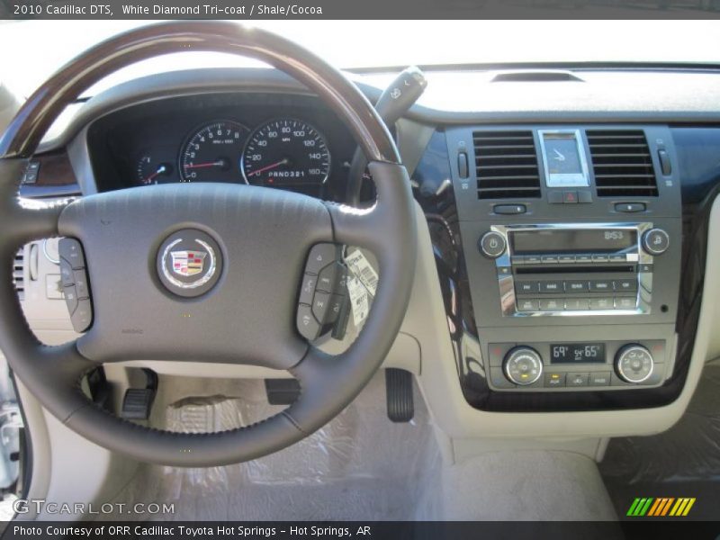 White Diamond Tri-coat / Shale/Cocoa 2010 Cadillac DTS