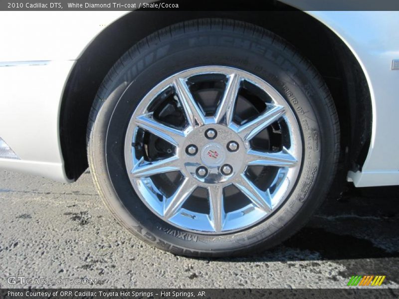 White Diamond Tri-coat / Shale/Cocoa 2010 Cadillac DTS