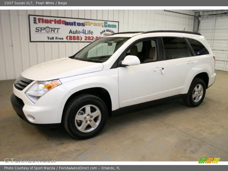 Pearl White / Beige 2007 Suzuki XL7