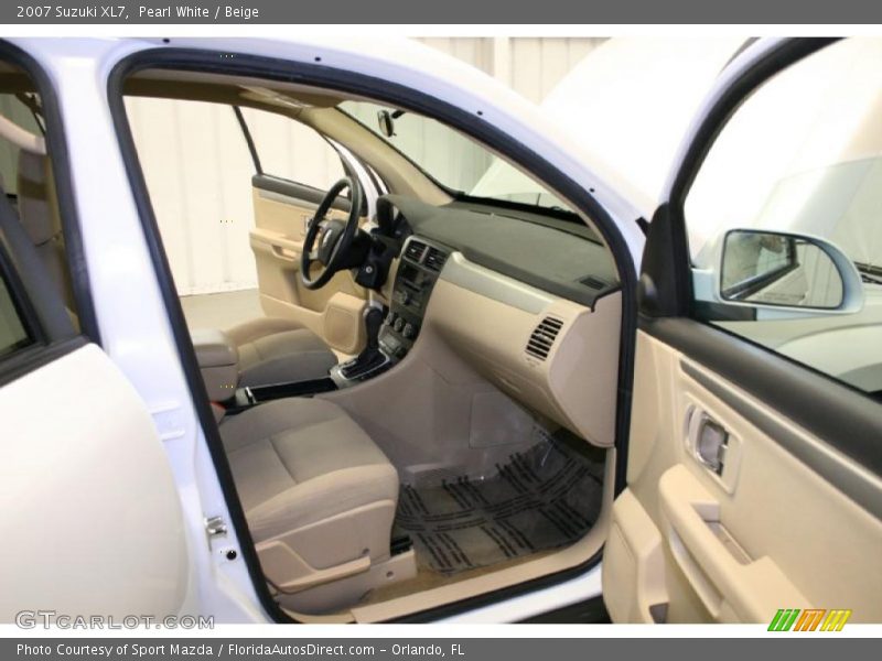 Pearl White / Beige 2007 Suzuki XL7